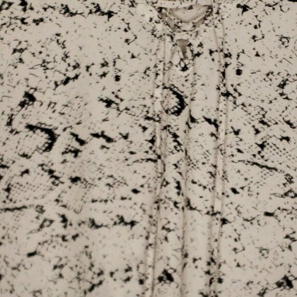 Eight Sixty Snake Print High Low Flowy Blouse Med - Picture 3 of 7
